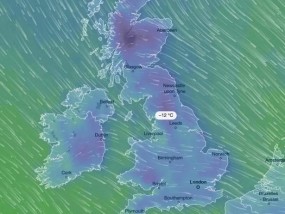 随着零下12摄氏度的暴风雪席卷整个国家，英国的雪景地图变成了明亮的紫色